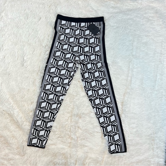 MCM Women’s Après-Ski Cubic Monogram Knit Leggings - Picture 6 of 6